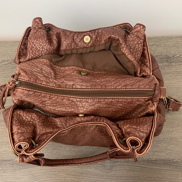 Super SOFT Faux Leather Shoulder Bag - Picture 7 of 8